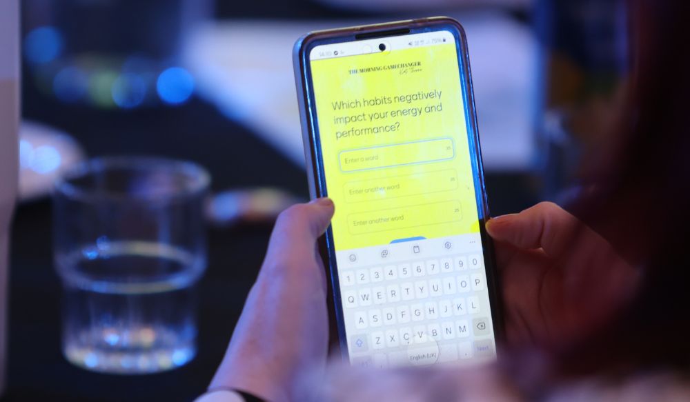 Mobile phone screen showing a question about negative habits.